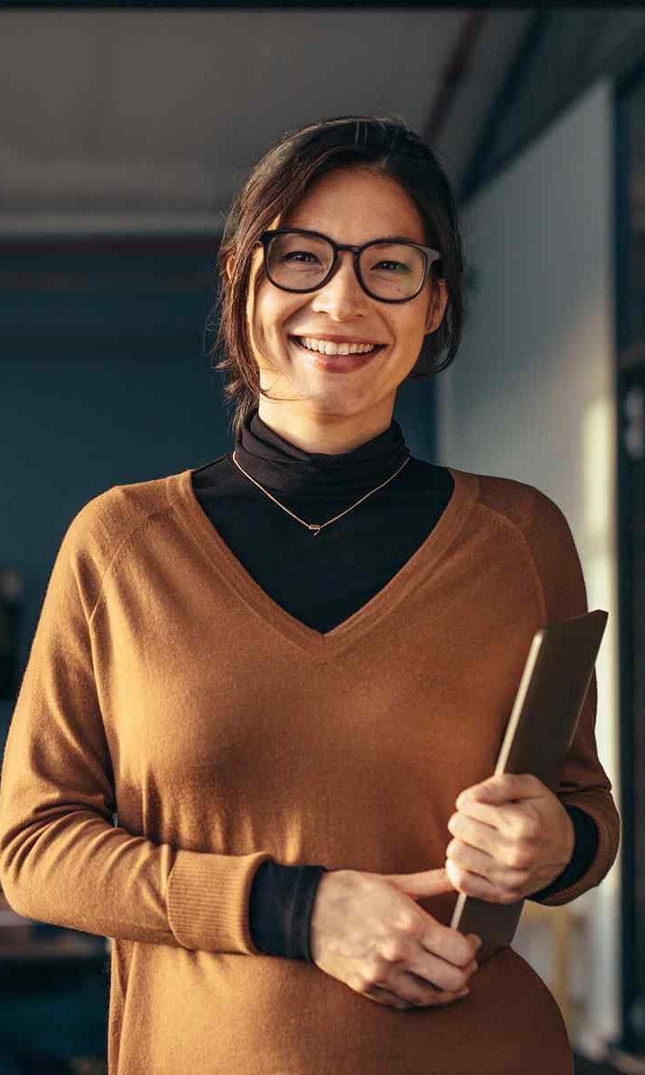 https://hz.logix-hosting.net/wp-content/uploads/2019/10/inner_team_01-720x1200.jpg