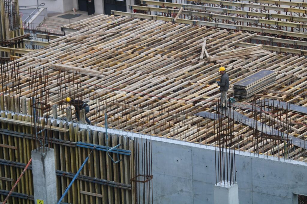 Cross-Border Construction Projects: Legal Considerations for UAE Contractors Abroad